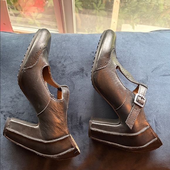 Fly London Acer138 Pumps - Picture 3 of 11